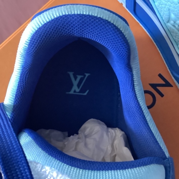 Louis Vuitton sneakers - Picture 6 of 13